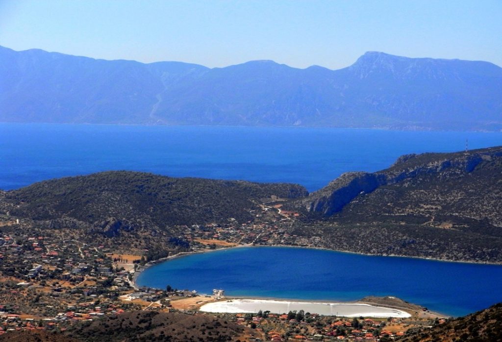 Αλυκή Βοιωτίας, για μπάνιο στη θάλασσα και στη λίμνη